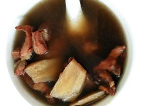 粉葛红豆猪骨汤