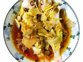 榨菜蒸红杉鱼